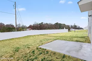 22 E Emily Gardens Dr, Selma, NC 27576 - Photo 30