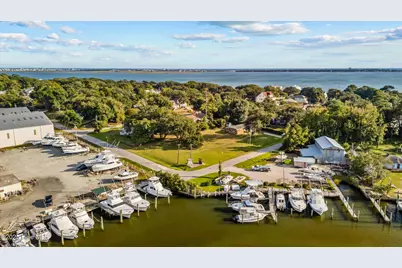 203 Pensacola Avenue, Morehead City, NC 28557 - Photo 2
