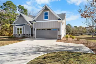 135 Sycamore Lakes Dr, Wallace, NC 28466 - Photo 2