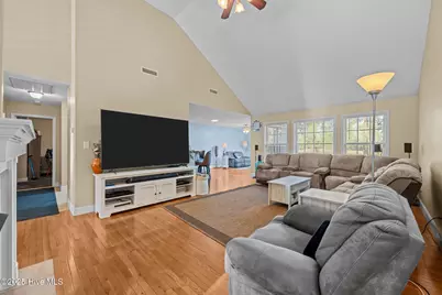 1207 Pelican Drive, New Bern, NC 28560 - Photo 2