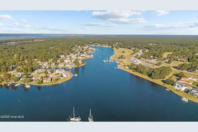 1207 Pelican Drive, New Bern, NC 28560 - Photo 32