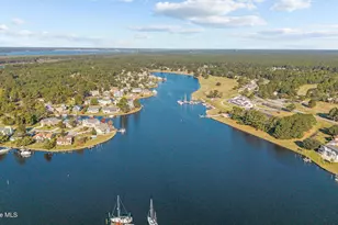1207 Pelican Dr, New Bern, NC 28560 - Photo 32