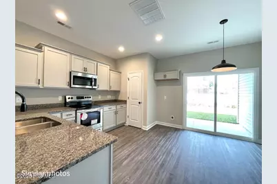 727 Cross Bridge Way, Sneads Ferry, NC 28460 - Photo 2