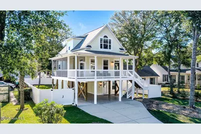 805 E Yacht Drive, Oak Island, NC 28465 - Photo 2