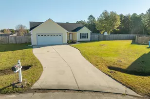 223 Cherry Blossom Dr, Richlands, NC 28574 - Photo 2