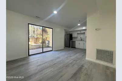 320 Myrtlewood Circle, Jacksonville, NC 28546 - Photo 6