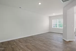 135 Starlight St, Sanford, NC 27330 - Photo 4