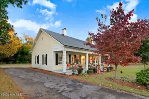 302 N Sycamore St, Fremont, NC 27830 - Photo 2