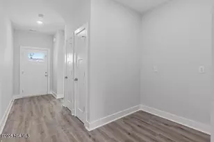 318 E Theriault Ct, Jacksonville, NC 28540 - Photo 6