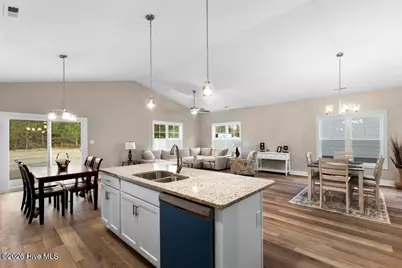 320 E Theriault Court, Jacksonville, NC 28540 - Photo 12