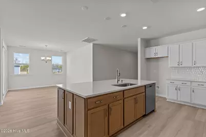692 Edgeside Drive SE, Bolivia, NC 28422 - Photo 8