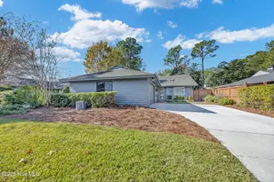 1204 Bayside Cir W, Wilmington, NC 28405 - Photo 2