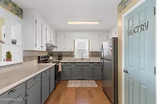 552 Ocean Blvd W, Holden Beach, NC 28462 - Photo 10