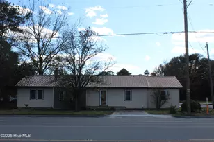 513 W Main St, Beulaville, NC 28518 - Photo 2