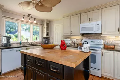 810 Madam Moores Lane, New Bern, NC 28562 - Photo 10
