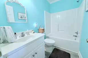 2050 Briarwood Dr, Kinston, NC 28501 - Photo 10