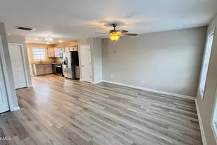 1151 Cross Creek Cir, Greenville, NC 27834 - Photo 2