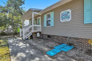 135 NE 36th St, Oak Island, NC 28465 - Photo 4