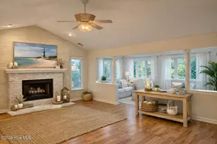 102 Chestnut Ct, Pine Knoll Shores, NC 28512 - Photo 6