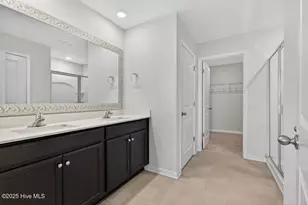 4444 Marthas Vlg Ln, Ayden, NC 28513 - Photo 10