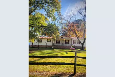 723 W Broad Street, Beulaville, NC 28518 - Photo 1