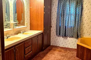 723 W Broad St, Beulaville, NC 28518 - Photo 22