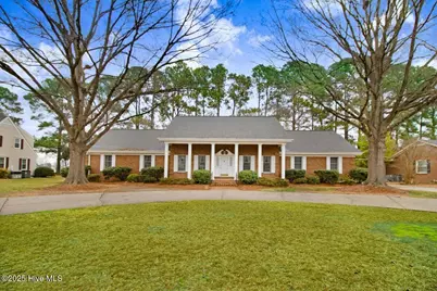 702 Hillcrest Drive, Mount Olive, NC 28365 - Photo 1