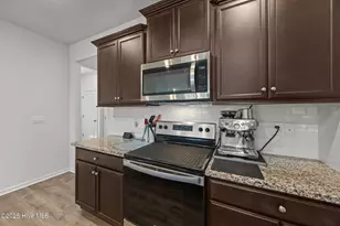 4449 Marthas Vlg Ln, Ayden, NC 28513 - Photo 6