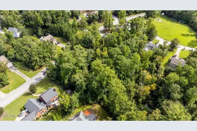 202 Neuse Harbour Boulevard, New Bern, NC 28560 - Photo 2