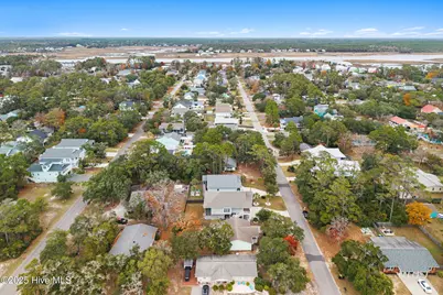 205 NE 59th Street, Oak Island, NC 28465 - Photo 4