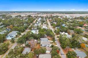205 NE 59th St, Oak Island, NC 28465 - Photo 4