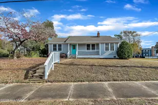 213 Mansfield Pkwy, Morehead City, NC 28557 - Photo 2