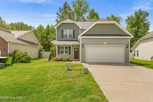 302 Hawks Bluff Dr, New Bern, NC 28560 - Photo 2