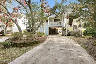 302 SE 79th St, Oak Island, NC 28465 - Photo 4