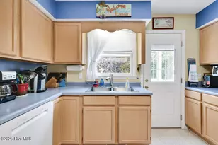 302 SE 79th St, Oak Island, NC 28465 - Photo 18