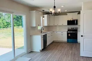 205 Megans Fld Pl, Richlands, NC 28574 - Photo 8