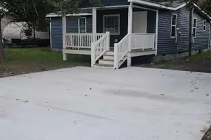 124 Zacchaeus Ave, Morehead City, NC 28557 - Photo 2