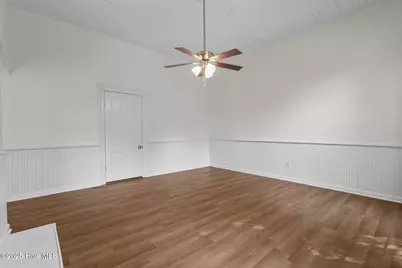 301 W Central Street, Maxton, NC 28364 - Photo 36