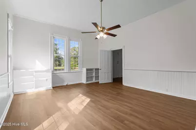 301 W Central Street, Maxton, NC 28364 - Photo 26