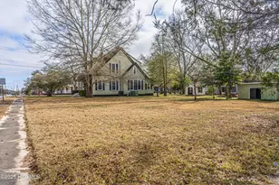 301 W Central St, Maxton, NC 28364 - Photo 126