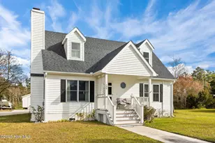 289 Croaker St, Davis, NC 28524 - Photo 2