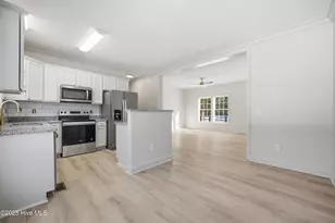154 Lovers Ln, Elizabeth City, NC 27909 - Photo 10