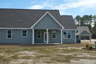 113 Rolling Water Ln, Swansboro, NC 28584 - Photo 2