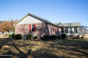 347 Stewart Cir, Whiteville, NC 28472 - Photo 6