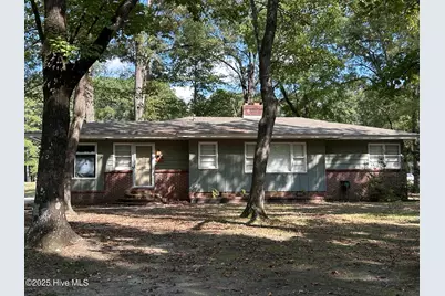 702 McNeill Drive, Laurinburg, NC 28352 - Photo 1