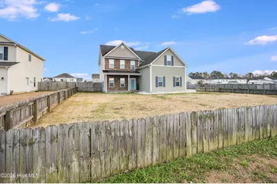 302 Esquire Drive, Richlands, NC 28574 - Photo 2