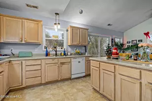 404 Bogue Inlet Dr, Emerald Isle, NC 28594 - Photo 10