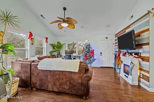 404 Bogue Inlet Dr, Emerald Isle, NC 28594 - Photo 16