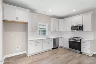 1516 Pinfish Ln, Carolina Beach, NC 28428 - Photo 8