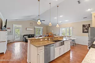 304 NE 47th St, Oak Island, NC 28465 - Photo 4